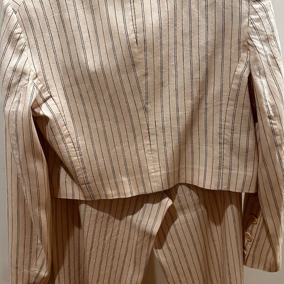 Veronica Beard Pinstripe Linen Suit Set - Picture 4 of 12